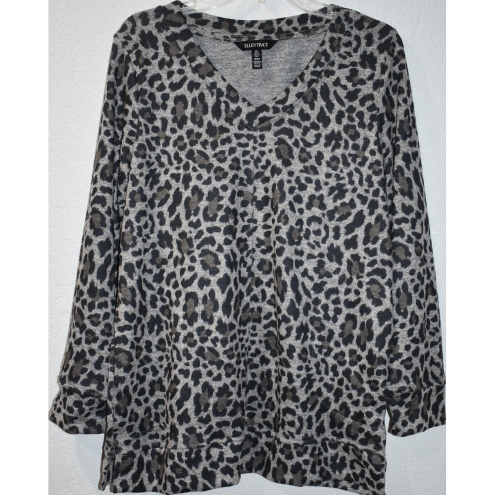 Ellen Tracy Large top with Pockets V-Neck Long Sleeve Stretch Cozy Soft Comfy